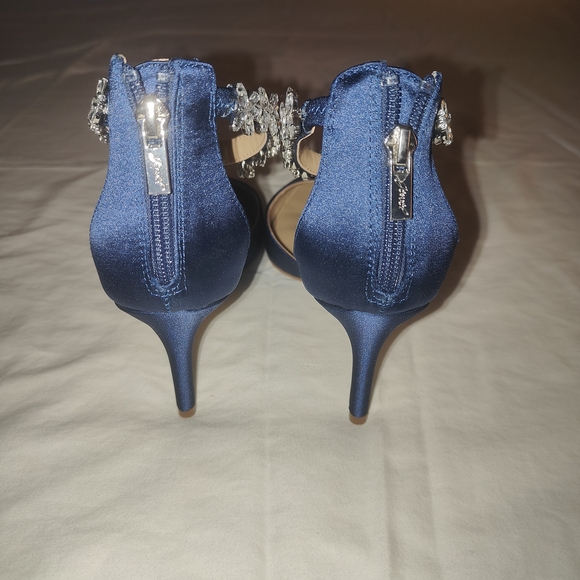 Jewel Badgley Mischka Midnight Blue Heels with Sparkling Crystals - Picture 3 of 7